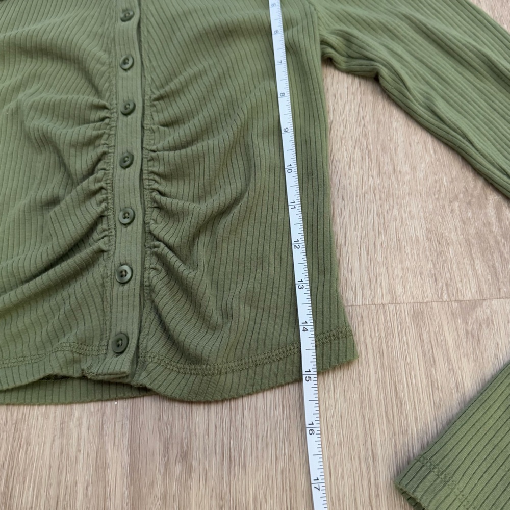 Like New XXS Abercrombie & Fitch Green Long Sleeve Collar Button Up Shirt - Picture 4 of 10